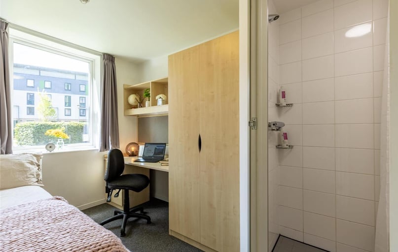 De Walden Way, City Centre, Bradford - Image 1